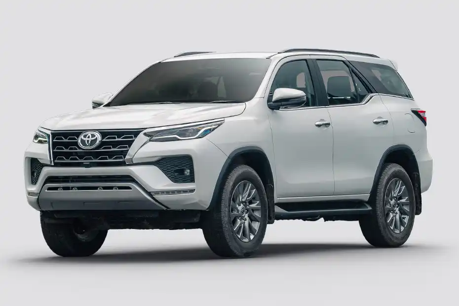 Xe du lịch 7 chỗ Toyota Fortuner cho thuê tại TPHCM - Dịch vụ thuê xe du lịch giá rẻ